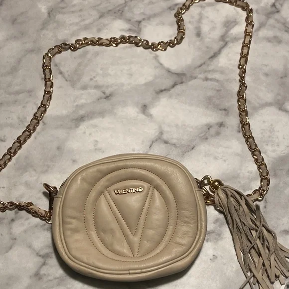 Valentino Cream Quilted Crossbody Bag with Gold Chain - Picture 9 of 16